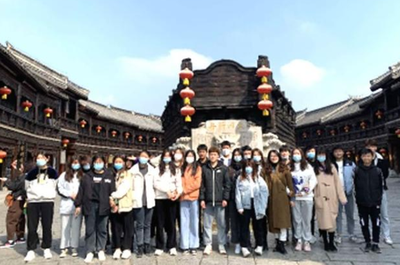 棗莊職業(yè)學院<em>旅游</em><em>管理</em>系積極組織<em>開展</em>現場實景教學<em>活動</em>