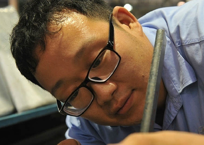 授課圖片—<em>大國</em><em>工匠</em>·為國鑄劍 80后技工方文墨 手工精度賽過<em>數(shù)控</em>機(jī)床